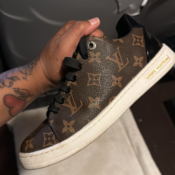 Louis Vuitton Shoes Sizes 37 which is a 7 in women’s - Picture 2 of 3